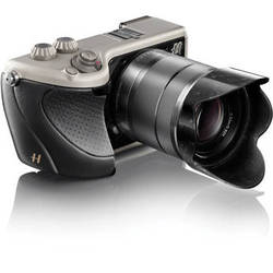 Hasselblad Lunar Mirrorless Digital Camera with 18-55mm Lens (Black Italian Leather)