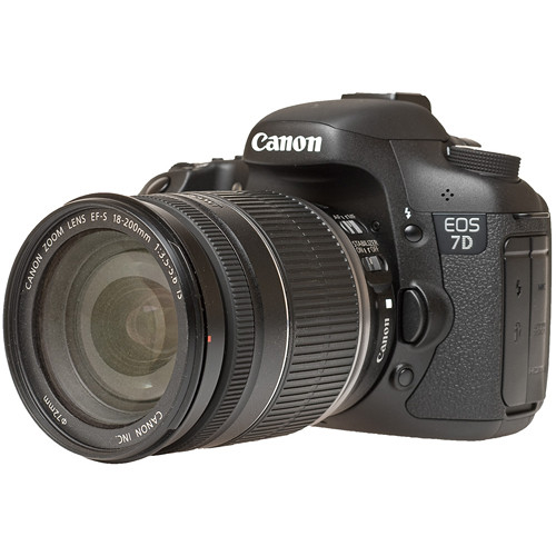 Canon EOS 7D Digital SLR Camera with EF-S 18-200mm f/3.5-5.6 IS DLX Lens Kit