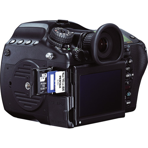 Pentax 645Z Orta Format DSLR fotoğraf makinesi (Body Only)