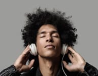 listen to music apple watch without headphones
