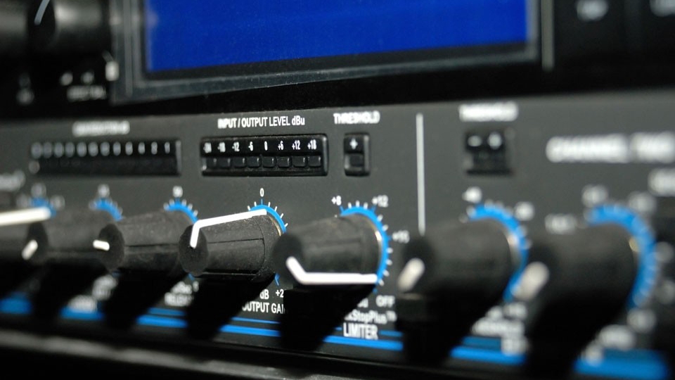 A Guide to Classic Studio Gear: 10 Studio Legend Reverbs and Effects Processors