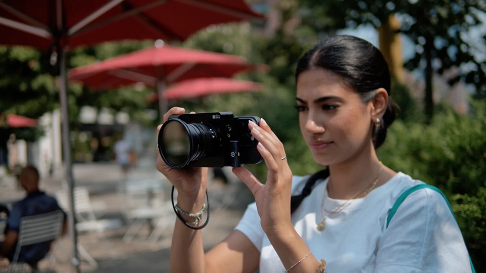 Alice Camera: An AI-Driven, Interchangeable Lens Smartphone Camera