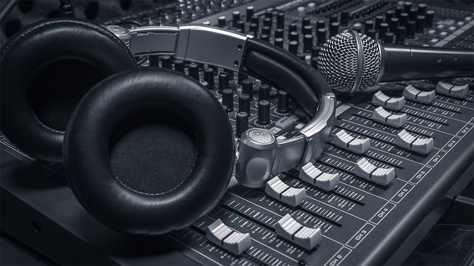 Best Headphones for Mixing, and Other Tips