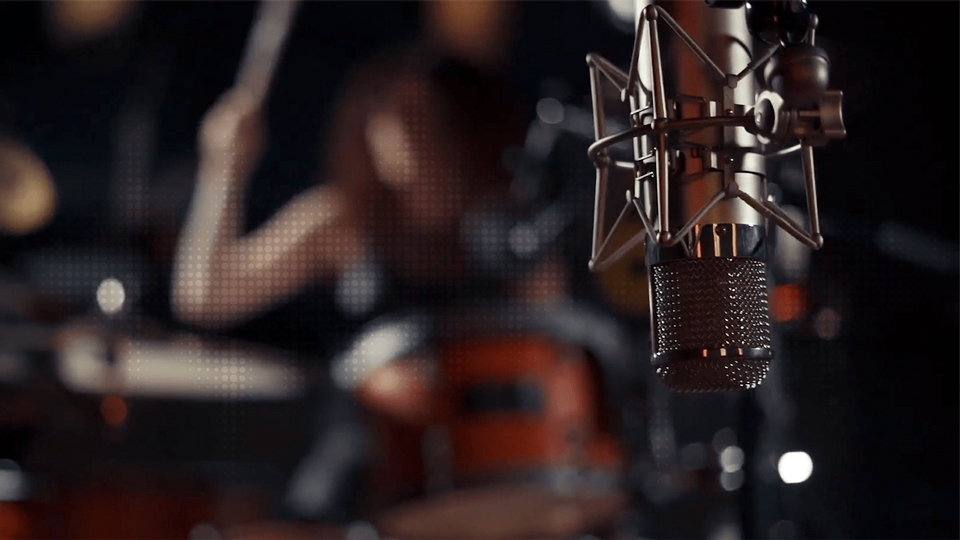What Is a Tube Microphone and When Should You Use It?