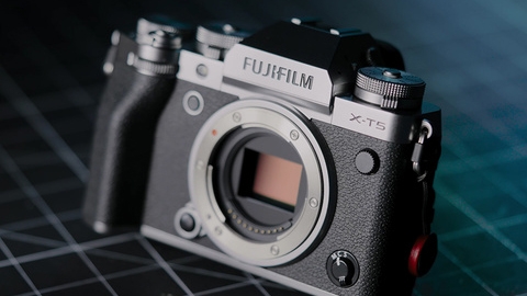Hands-On Review of the Fujifilm X-T5 Mirrorless Camera — from Fstoppers