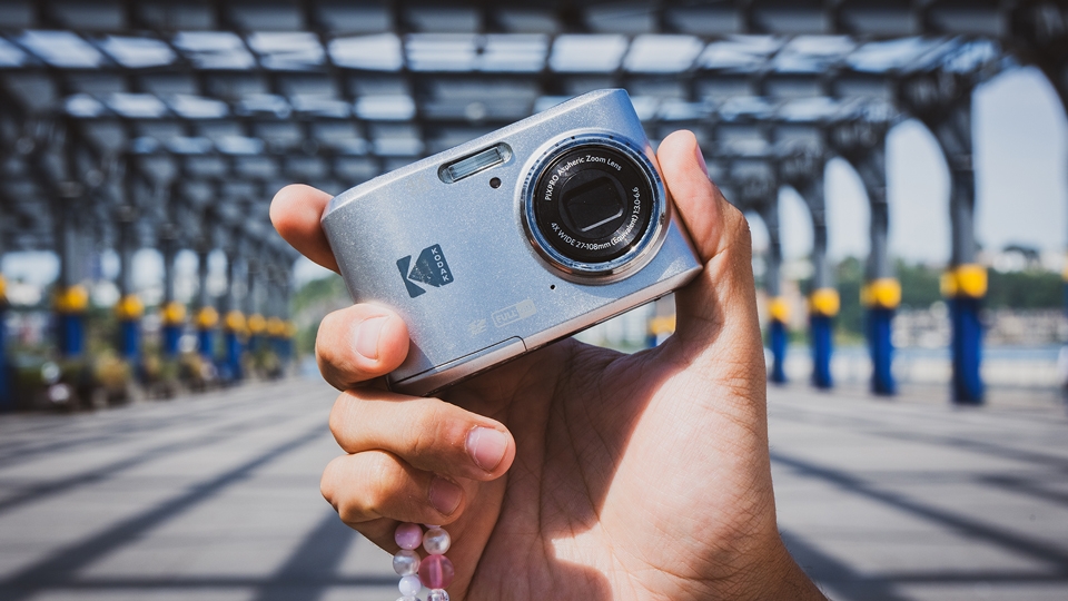 Seven Compact Digicams for Capturing the 2000s Look