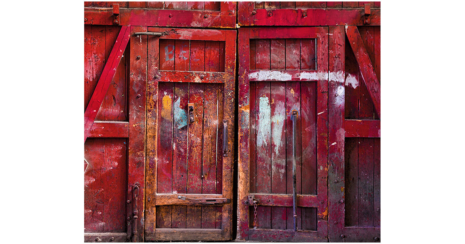 Click Props Backdrops Red Barn Door Backdrop (8 x 9.8') MP568