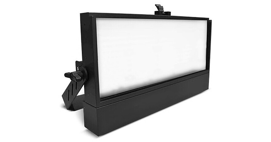 Strand Lighting 150SMO 3100K Studio Softlight LED 150S3100KMO