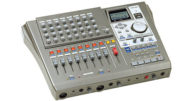 TASCAM DP-01FX - 8-Track Hard Disk Recorder with Effects DP-01FX