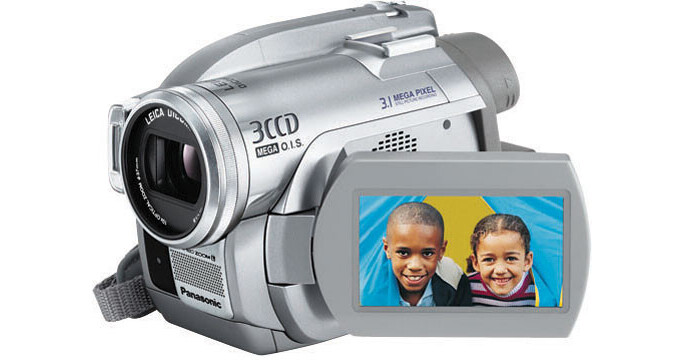 Panasonic VDR-D300 'DEMO' 3-CCD DIGA DVD Camcorder VDRD300 B&H