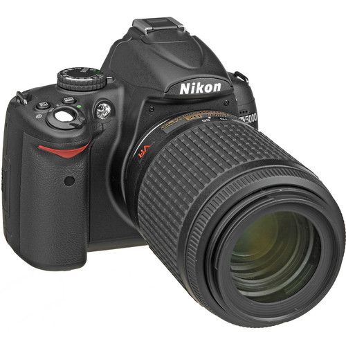 Nikon D5000 Digital SLR Camera with 55200mm VR f/45.6G Lens