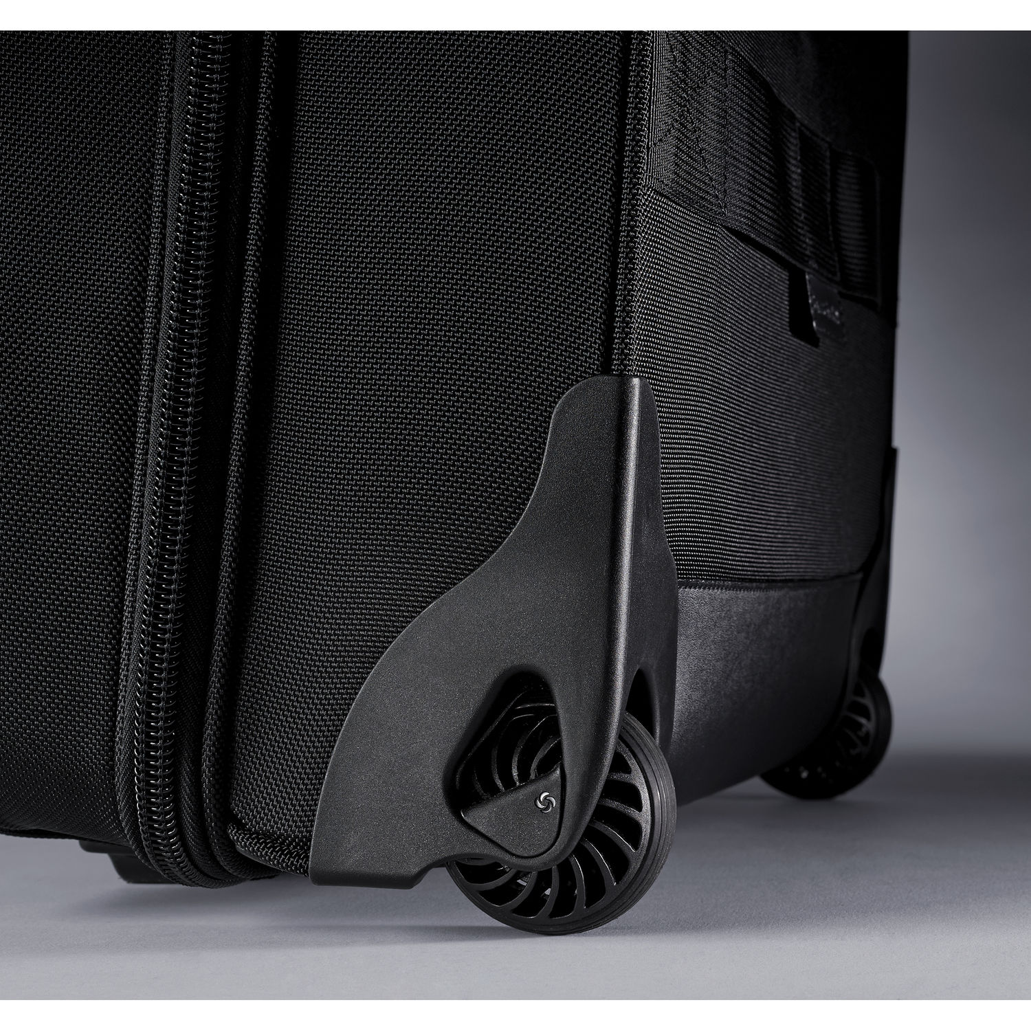 samsonite pro 4 dlx vertical spinner mobile office