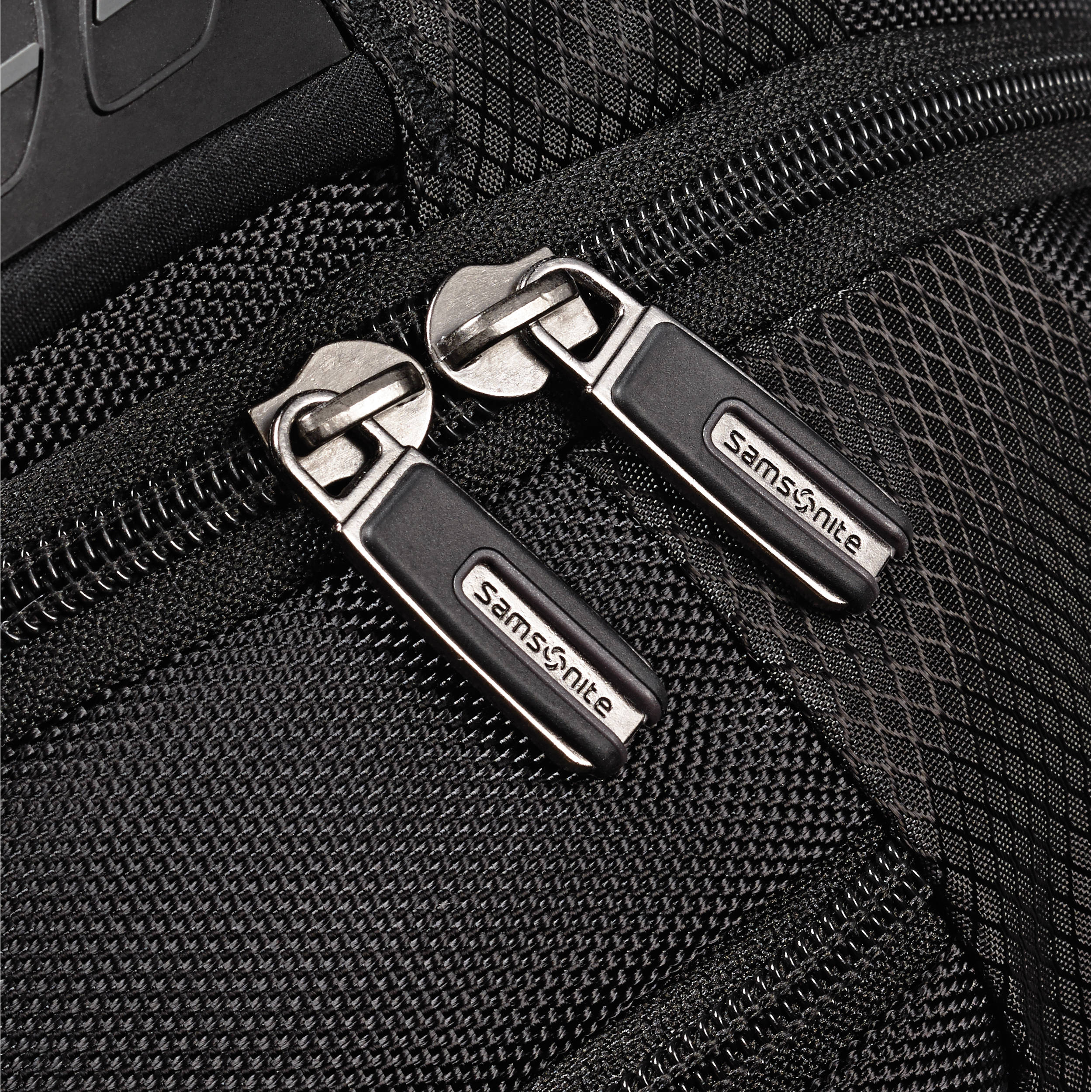 samsonite tectonic 2 medium