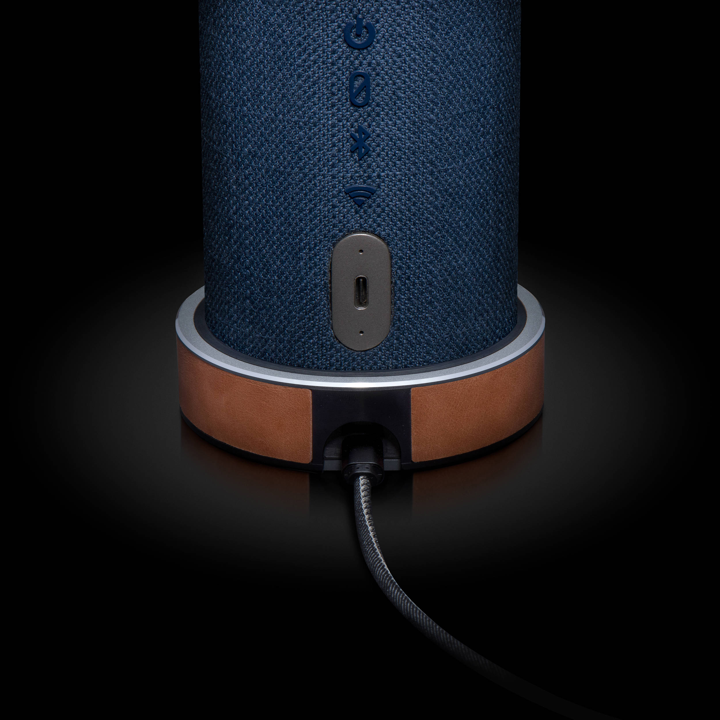 cavalier maverick wireless smart speaker