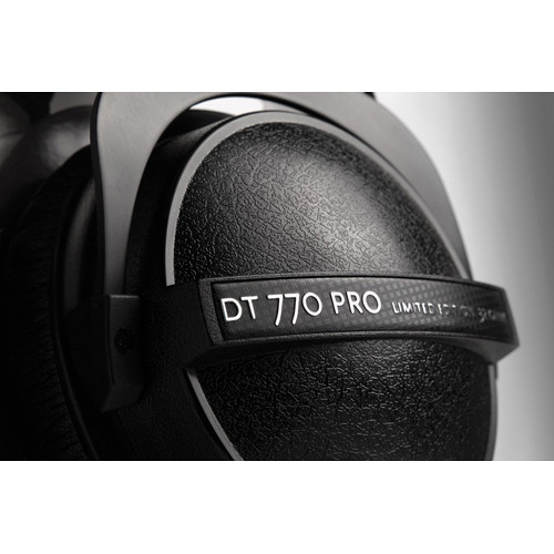 Beyerdynamic DT 770 PRO 32 Ohm Over-Ear Studio Headphone Bundle
