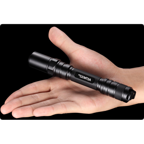 Nitecore, MT2A, linterna de luces ledes de 345 lúmenes con funda premium  incluida, usa dos baterías AA