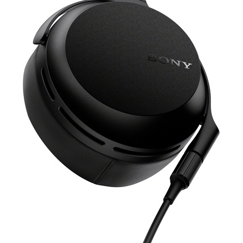 Sony MDR-Z7M2 Circumaural Closed-Back Headphones