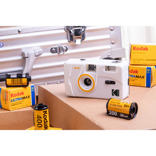 kodak m38 35mm film camera with flash