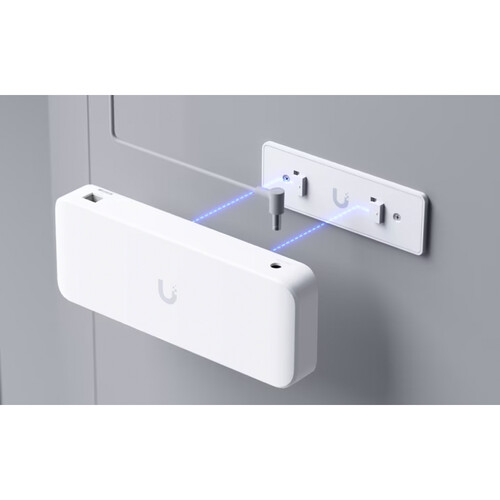 Ubiquiti Networks Switch Ultra 8-Port Gigabit PoE+ Compliant Managed Network Switch