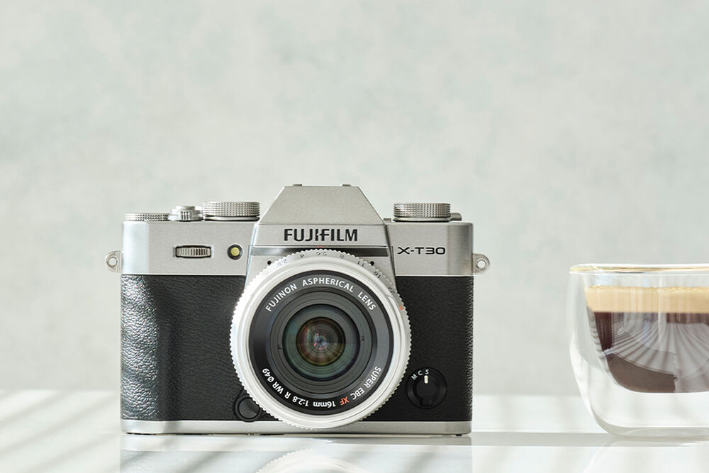 Fujifilm X-T30 Ⅱ 一眼レフカメラ Amazon.com : FUJIFILM X-T30 II Mirrorless Camera with XC 15-45mm