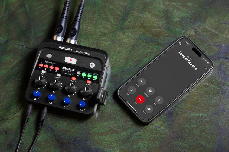 Zoom PodTrak P4next Portable Multitrack Podcast Recorder 20 1761838604 IMG 2589571