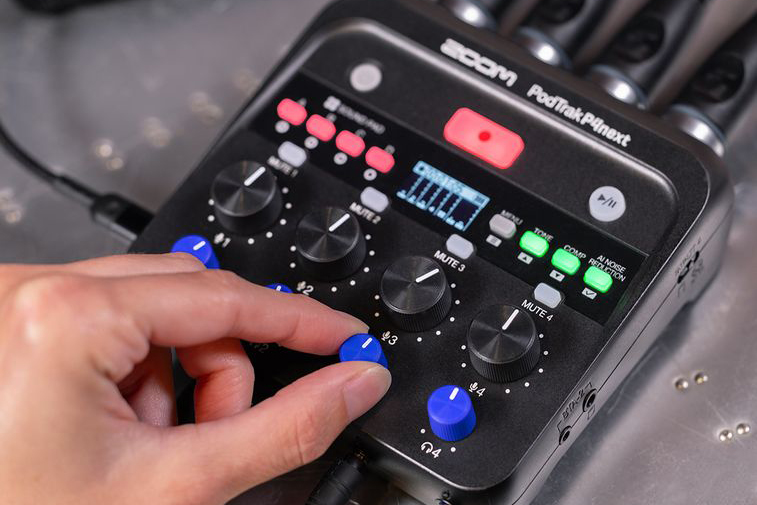 Zoom PodTrak P4next Portable Multitrack Podcast Recorder 22 1761838604 IMG 2589572