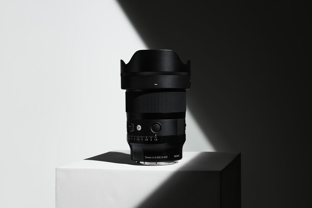SIGMA 35mm f/1.4 DG レンズ Amazon.com : Sigma 35mm F1.4 ART DG HSM Lens for Pentax : Camera