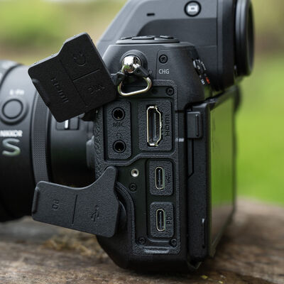 Cámara Mirrorless Nikon Z8 con lente de 24-120 mm f/4 ( VALO