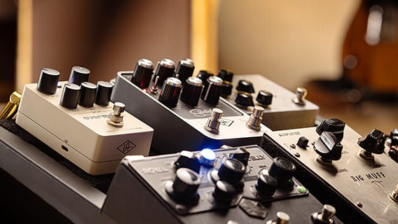 Universal Audio UAFX Evermore Studio Reverb Pedal GPS-EVMR B&H