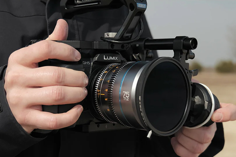 SIRUI Night Walker 75mm T1.2 SONY Eマウント Sirui Night Walker 75mm T1.2 S35 Cine Lens MS75E-G B&H Photo