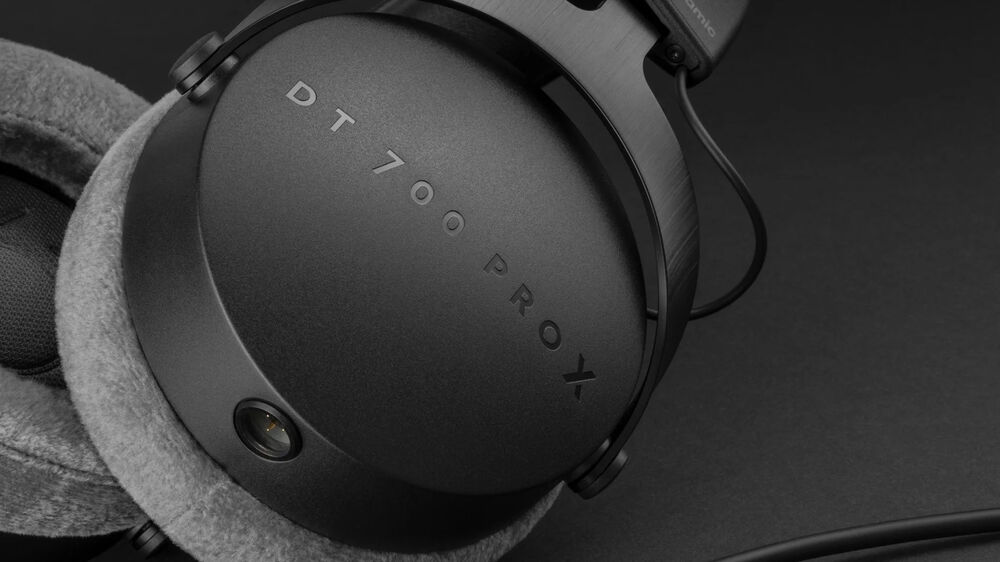Beyerdynamic DT 700 PRO X Closed-Back Studio Headphones 737704